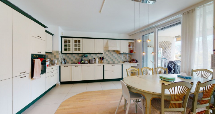 Un lumineux appartement moderne de 5,5pièces à Plan-les-Ouates image 3