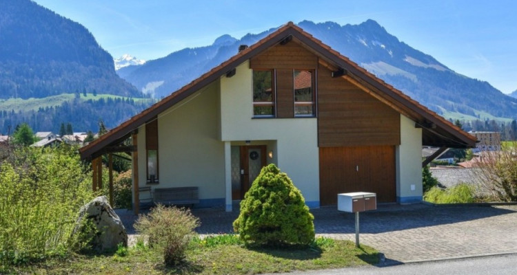 Magnifique maison de 6 pièces - 2 appartements image 1