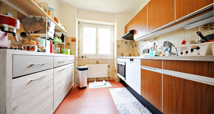 Magnifique 2,5 p / 1 chambre / 1 SDB / terrasse vue lac / piscine  image 2