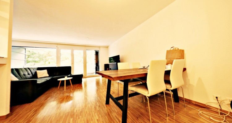 VISITE 3D / Superbe appartement 3.5 p/ 2 chambres / balcon et terrasse image 2