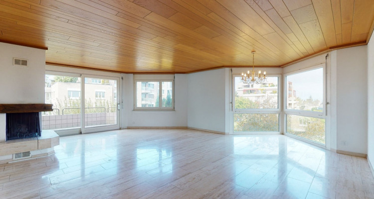 Schöne 4.5-Zimmer-Altbauwohnung mit teilweise Seesicht image 3