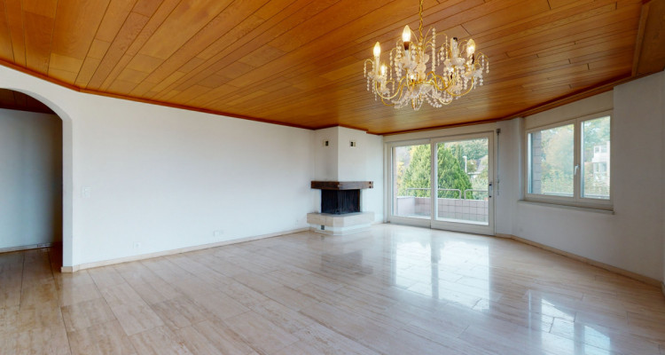 Schöne 4.5-Zimmer-Altbauwohnung mit teilweise Seesicht image 4