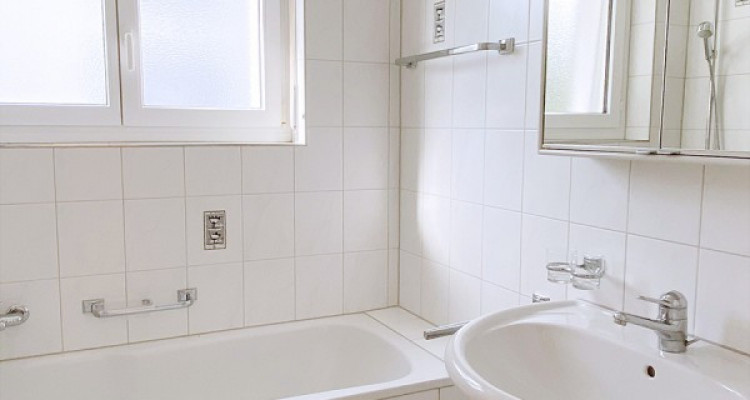 Ideal place for home office and living image 6