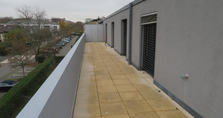 Attique de 156 m2 avec terrasses de 105 m2 au calme a Versoix image 8