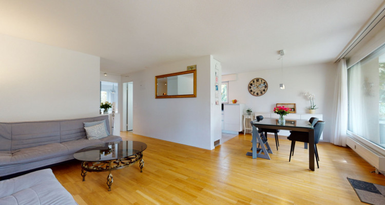 Grosszügige 4.5 Zi.-Wohnung mit Terrasse und Gartenanschluss image 11