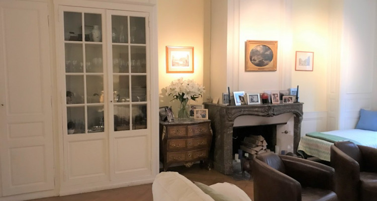 Très bel appartement dans la Prestigieuse rue des Granges image 2