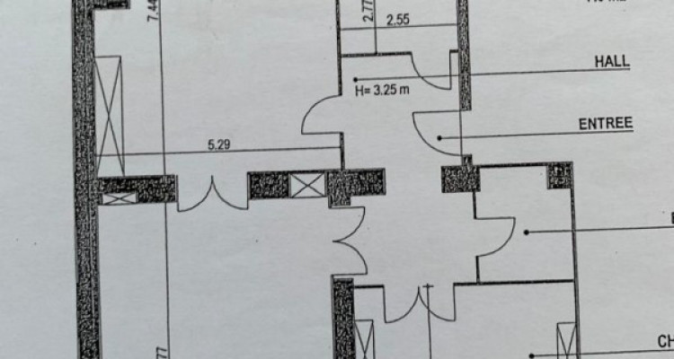Très bel appartement dans la Prestigieuse rue des Granges image 6