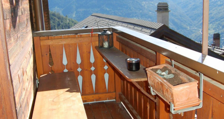 Pied-à-terre avec jardin/terrasse. Vue imprenable sur le Val dHérens. Très bon ensoleillement.  image 9