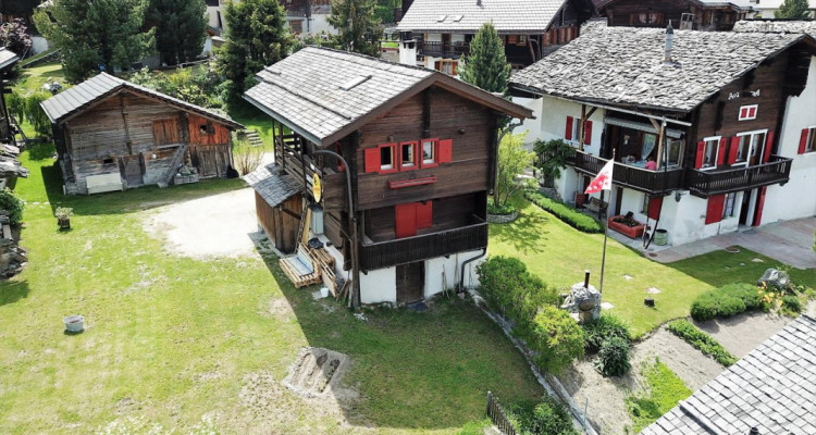 Maison de charme avec raccard au centre du village de Vercorin image 2