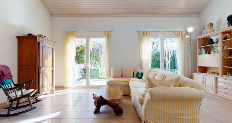 Proche du collège de Candolle image 3