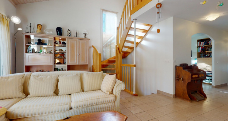 Proche du collège de Candolle image 4