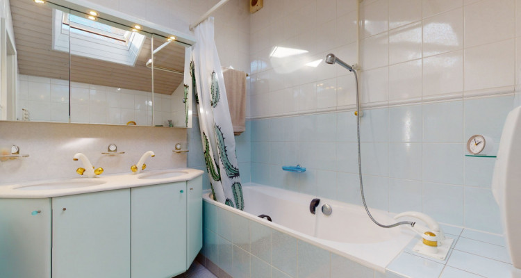 Proche du collège de Candolle image 11