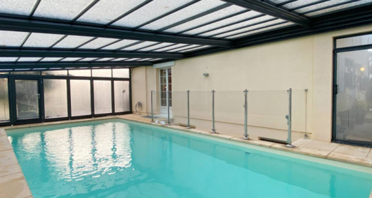 Maison individuelle avec piscine    image 1