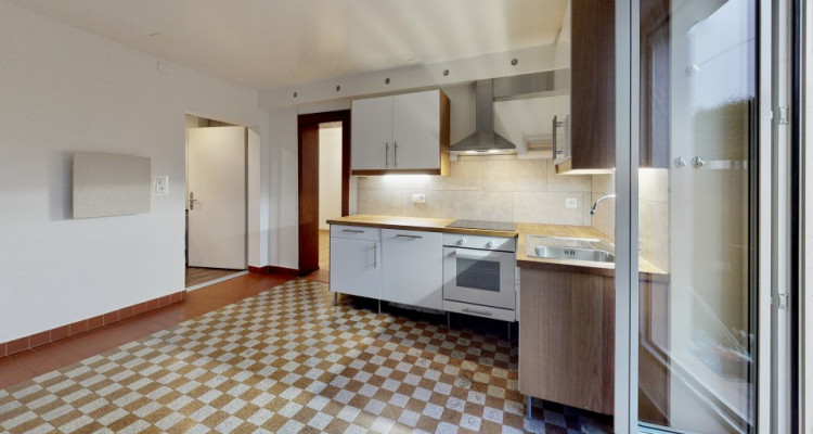 Domdidier- 2 pièces à deux pas de la gare  image 1