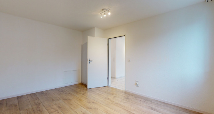 Ruhige 2.5 Zimmer - Wohnung in Root image 8