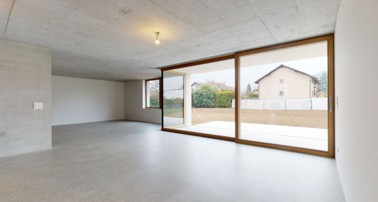 Proche du charmant bourg de Crans-près-Céligny image 5