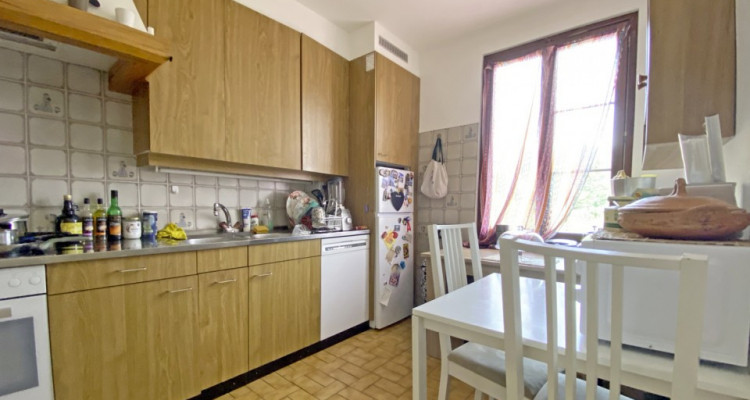 FOTI IMMO - Maison de 3 appartements à rénover. image 3