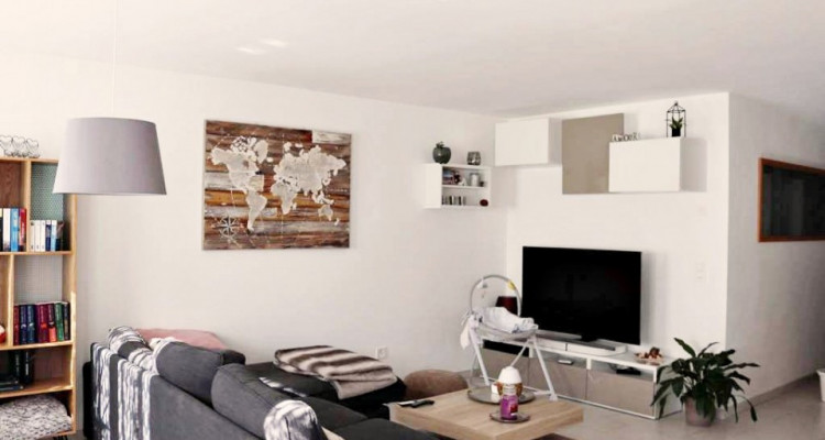 Magnifique appartement 4.5 p / 3 chambres / SDB / Terrasse  image 1