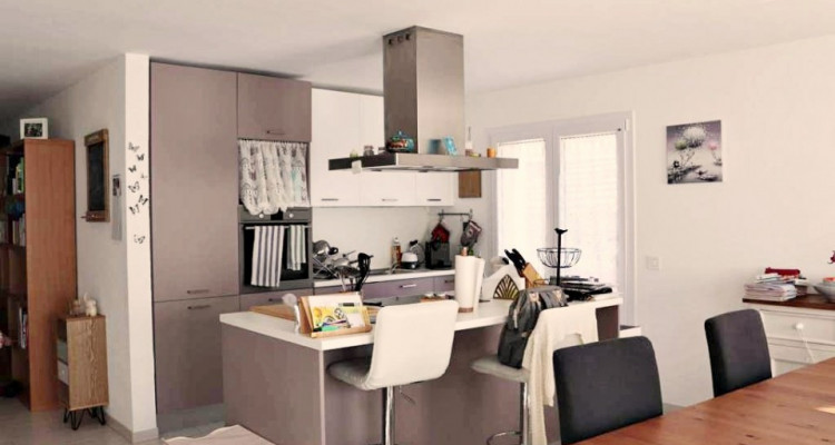 Magnifique appartement 4.5 p / 3 chambres / SDB / Terrasse  image 3