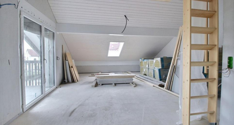 Grand studio avec mezzanine image 1