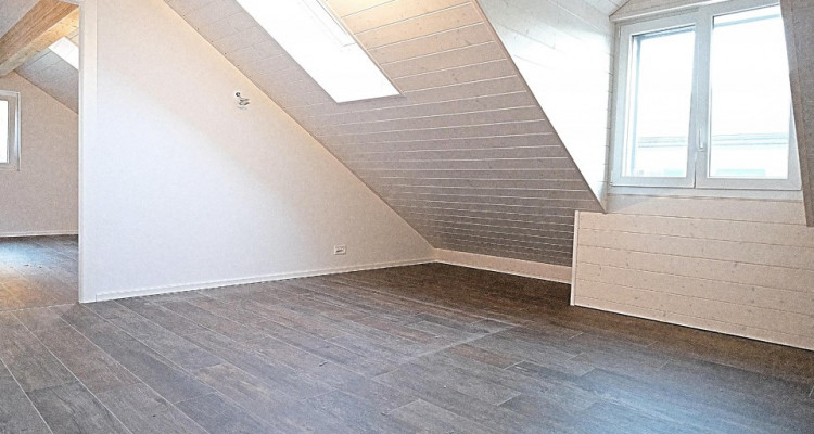 VIDEO 3D DISPO /Magnifique attique 5.5 p / 4 chambres / Balcon / Vue image 3