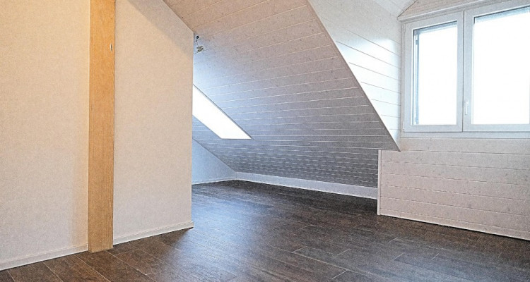 VIDEO 3D DISPO /Magnifique attique 5.5 p / 4 chambres / Balcon / Vue image 6