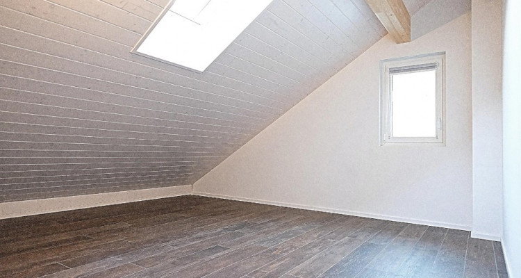 VIDEO 3D DISPO /Magnifique attique 5.5 p / 4 chambres / Balcon / Vue image 8