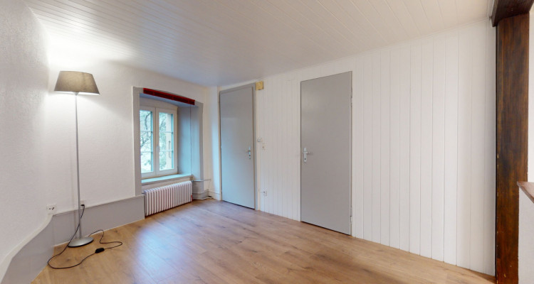 Bel immeuble dans la vieille ville avec 4 studios et 1 duplex image 2