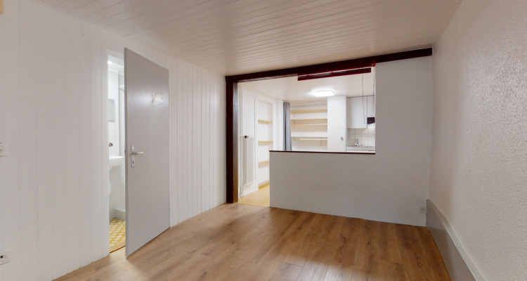 Bel immeuble dans la vieille ville avec 4 studios et 1 duplex image 3