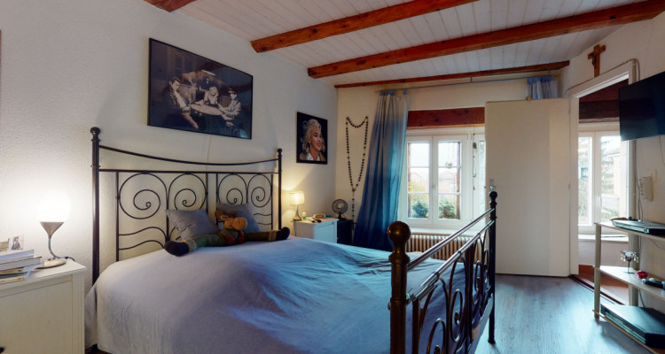 Bel immeuble dans la vieille ville avec 4 studios et 1 duplex image 4