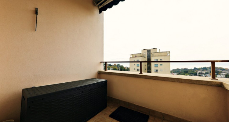 VISITE 3D / Bel appartement 4.5 p / 3 chambres / SDB / balcon avec vue image 7