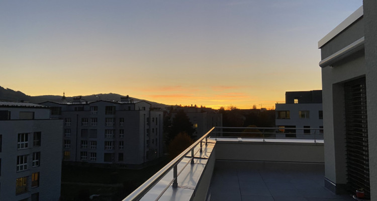 Reprise de bail: Appartement en attique de 3,5 pièces image 1