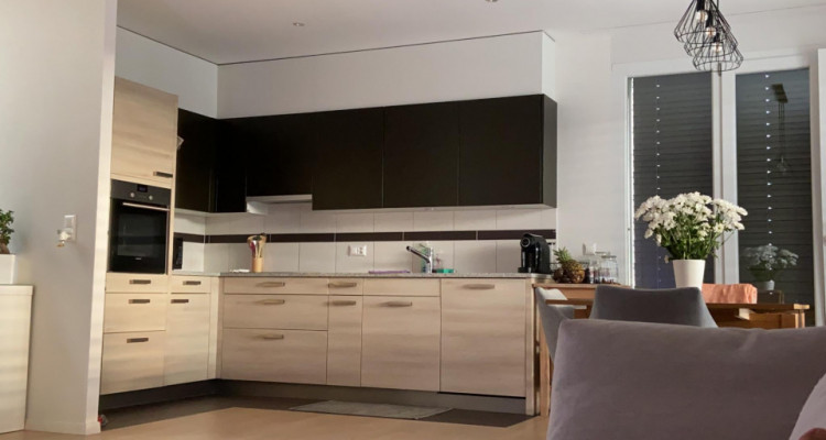 Reprise de bail: Appartement en attique de 3,5 pièces image 2