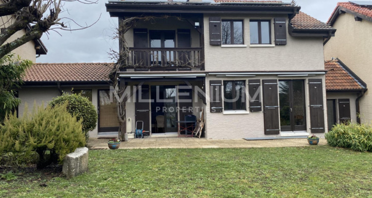 Belle maison mitoyenne de 7P dans le charmant village de Collex- Bossy. image 1