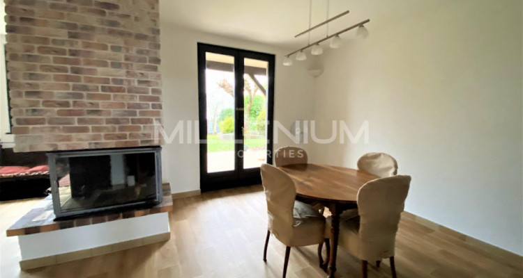 Belle maison mitoyenne de 7P dans le charmant village de Collex- Bossy. image 3