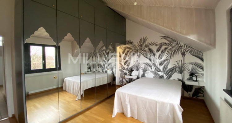 Belle maison mitoyenne de 7P dans le charmant village de Collex- Bossy. image 5