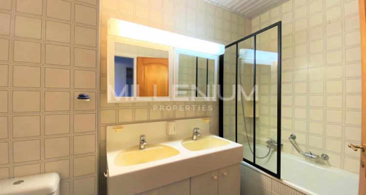 Belle maison mitoyenne de 7P dans le charmant village de Collex- Bossy. image 9