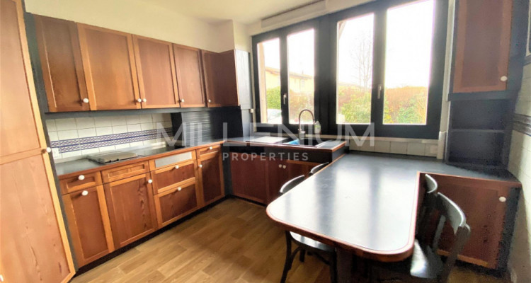 Belle maison mitoyenne de 7P dans le charmant village de Collex- Bossy. image 13