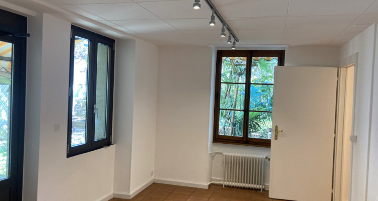 A louer bureau denv. 30m2 au centre de La Tour-de-Peilz image 1