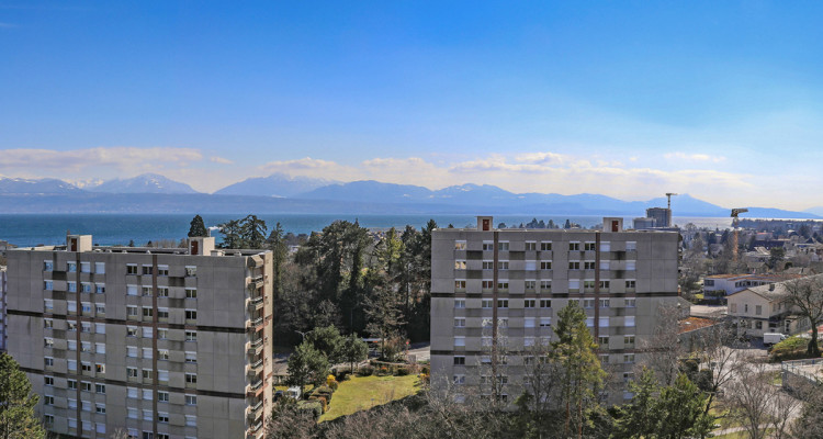 Appartement traversant au 7e étage - Vue panoramique lac et Alpes image 12