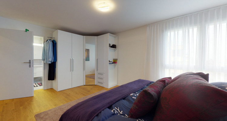 Moderne und praktische 4.5 Zimmer Wohnung mit grossem Balkon image 8