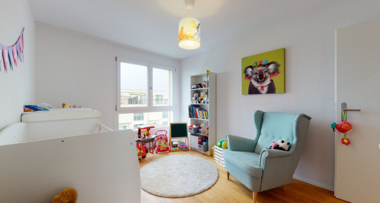 Moderne und praktische 4.5 Zimmer Wohnung mit grossem Balkon image 10