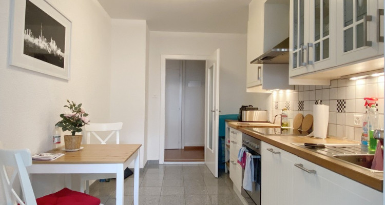 Living with a view, a large balcony and renovated old building charm image 3