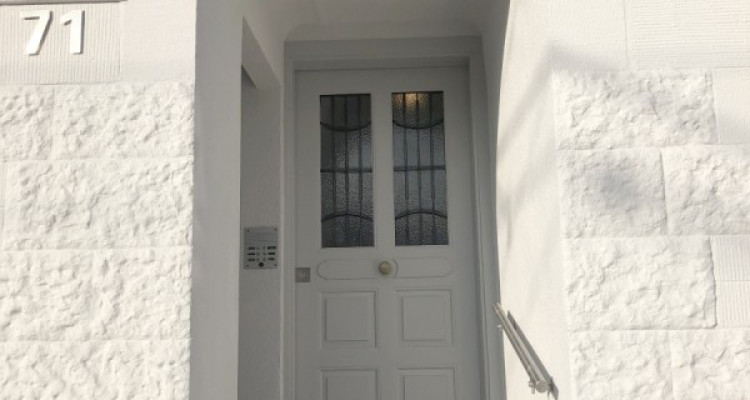 Living with a view, a large balcony and renovated old building charm image 8