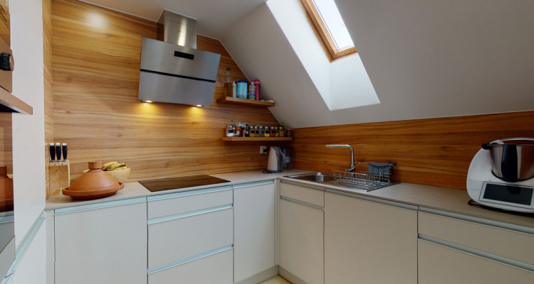 Stilvolle Maisonette-Duplex Wohnung mit renovierter Küche und Bad image 3