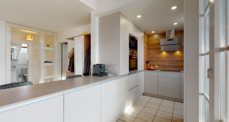 Stilvolle Maisonette-Duplex Wohnung mit renovierter Küche und Bad image 5