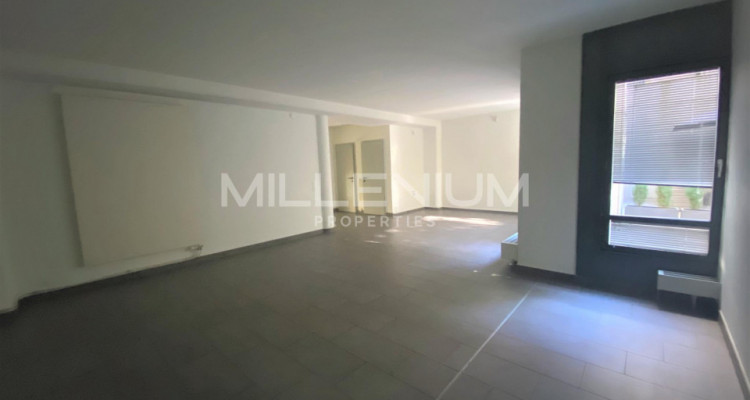 Bureau moderne de 4P aux Eaux Vives. image 4