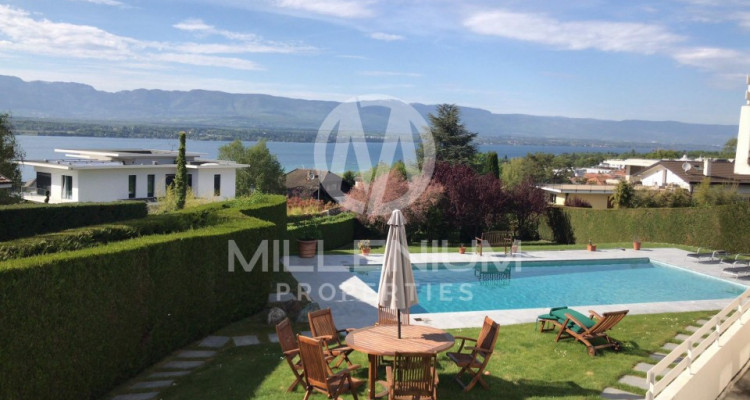 Belle villa à Cologny avec vue imprenable sur le lac. image 1