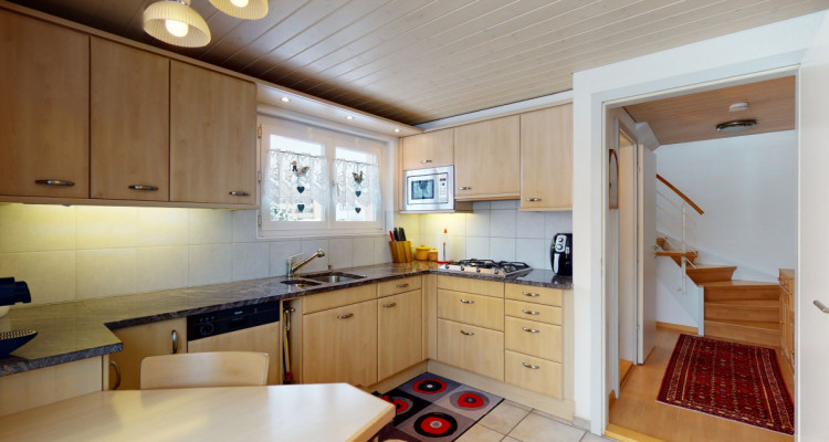 Charmante 3.5-Zimmerhaushälfte in Henau image 5