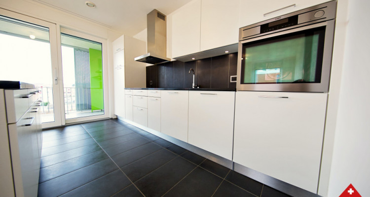 VISITE 3D / Superbe appartement 3.5 p / 2 chambres / 2 SDB / Balcon  image 2